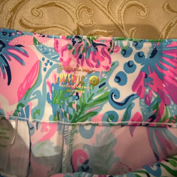 Lily Pulitzer luxletic Bermuda shorts - Picture 4 of 7